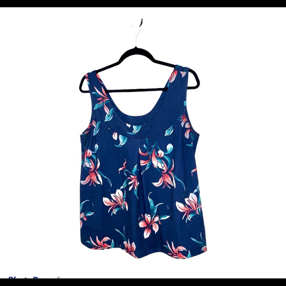NWOT• Fig sleeveless tank with floral pattern and front pleat